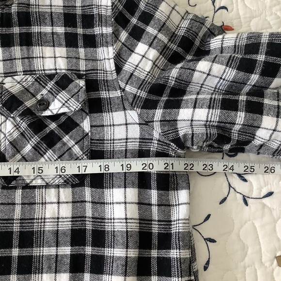 Hooded Sherpa Lined Flannel - Picture 4 of 7